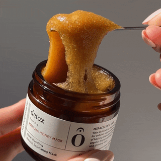 Scooping GIF of Manuka Honey Healing Face Mask